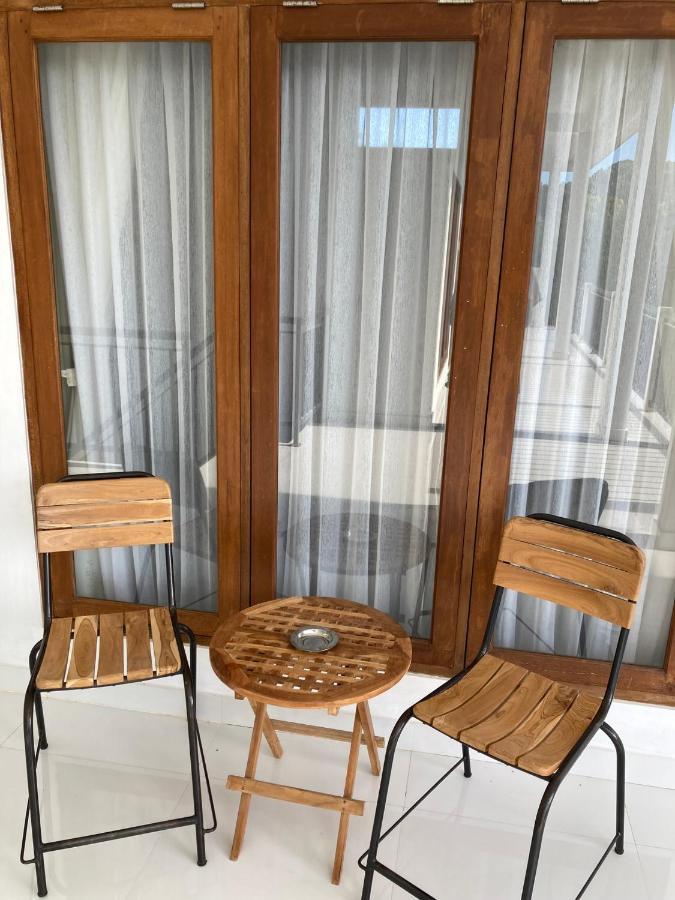 Villa Iris Homestay Улувату Екстер'єр фото