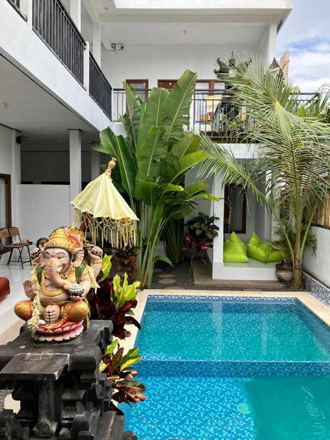 Villa Iris Homestay Улувату Екстер'єр фото