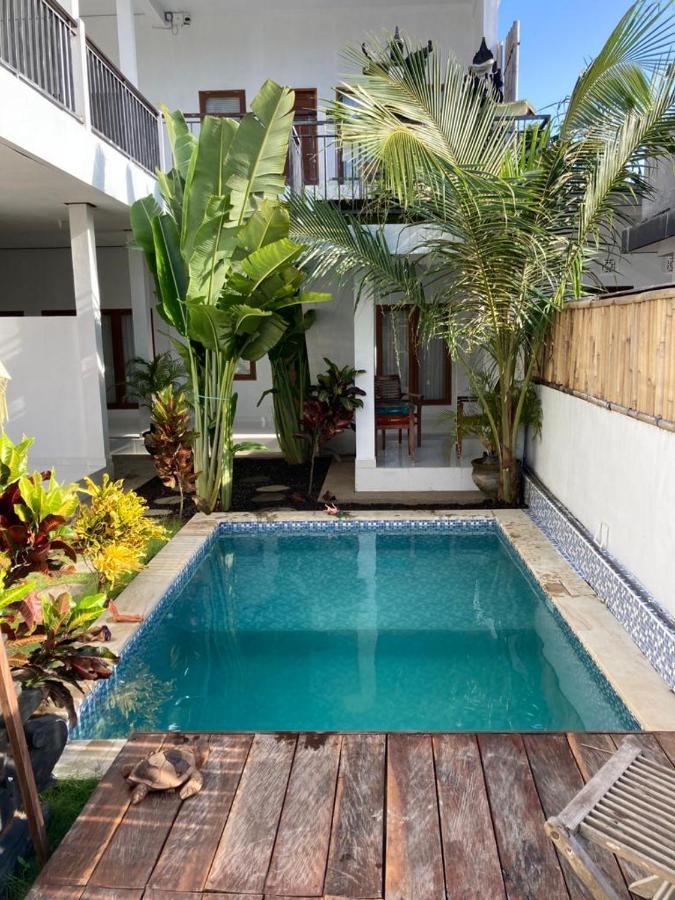 Villa Iris Homestay Улувату Екстер'єр фото