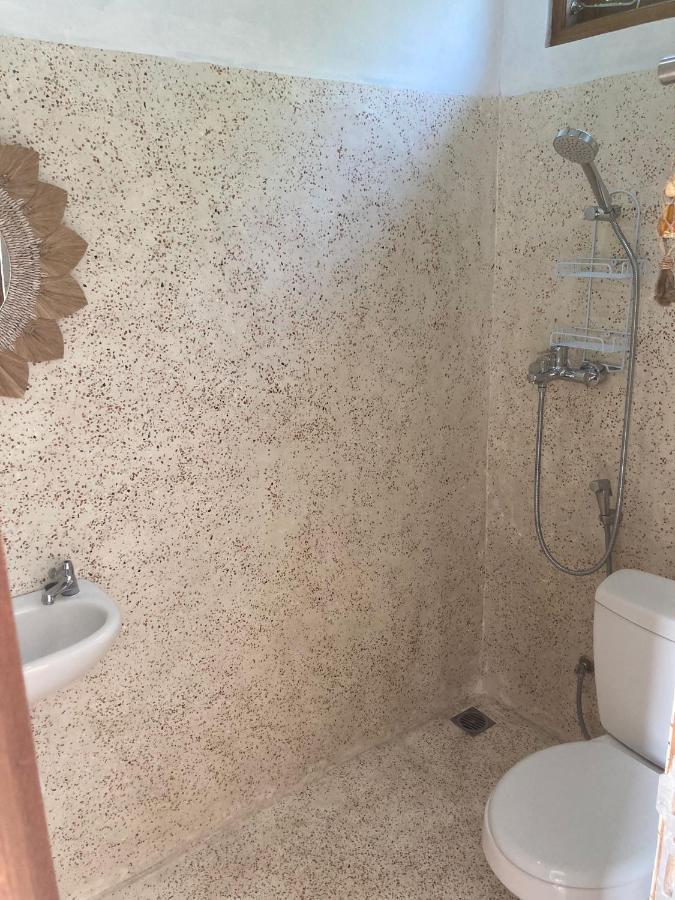 Villa Iris Homestay Улувату Екстер'єр фото